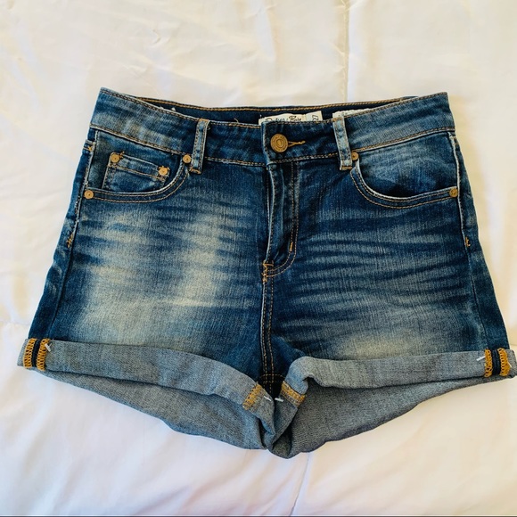 Indigo Rein Jean Shorts Size 27 - Picture 1 of 5